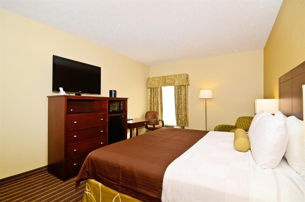 Best Western Plus Springfield Airport Inn