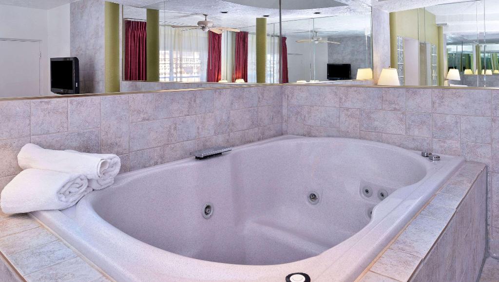 Magnuson Hotel Alamogordo Suites