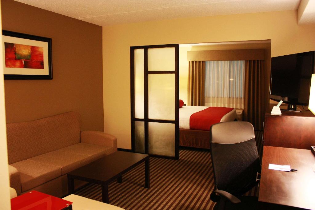 Comfort Inn & Suites Copley Akron