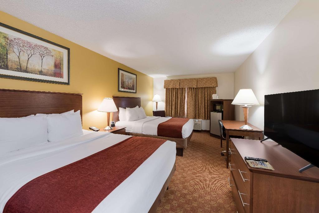Best Western Lakewood Inn
