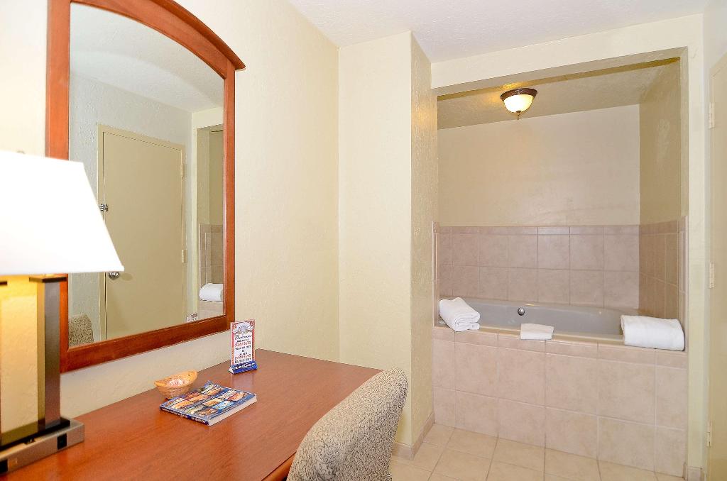 Comancheria Hotel & Convention Center