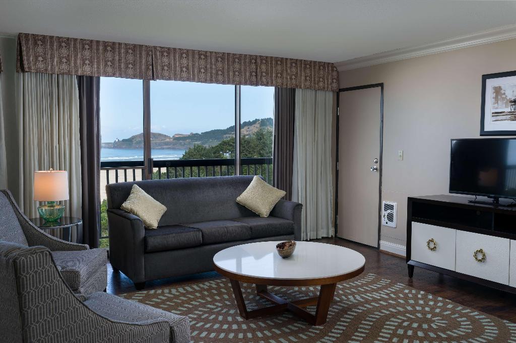 Best Western Plus Agate Beach Inn