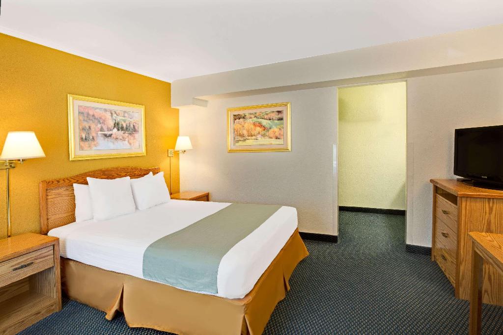 Travelodge by Wyndham Rapid City