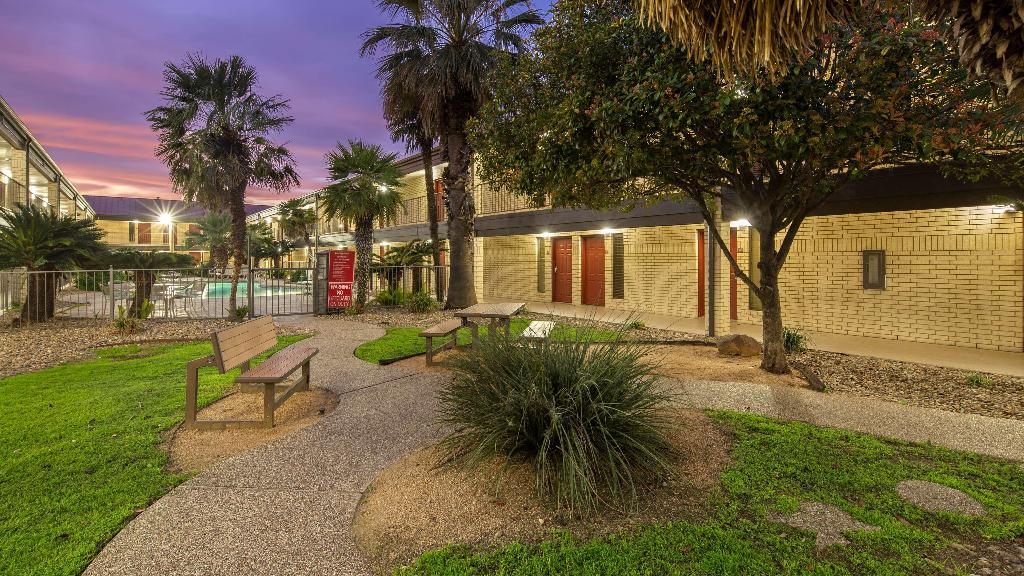 Best Western near Lackland AFB/SeaWorld, SeaWorld & Highway 151