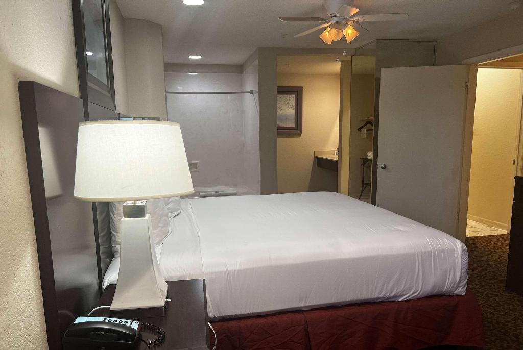 Studio 6 Houston, TX - Westchase