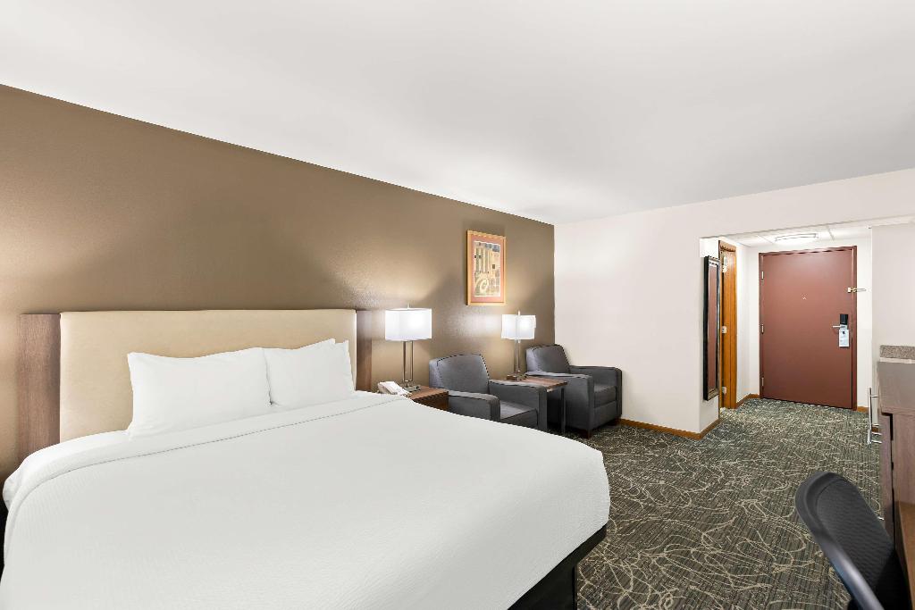 Best Western West Towne Suites