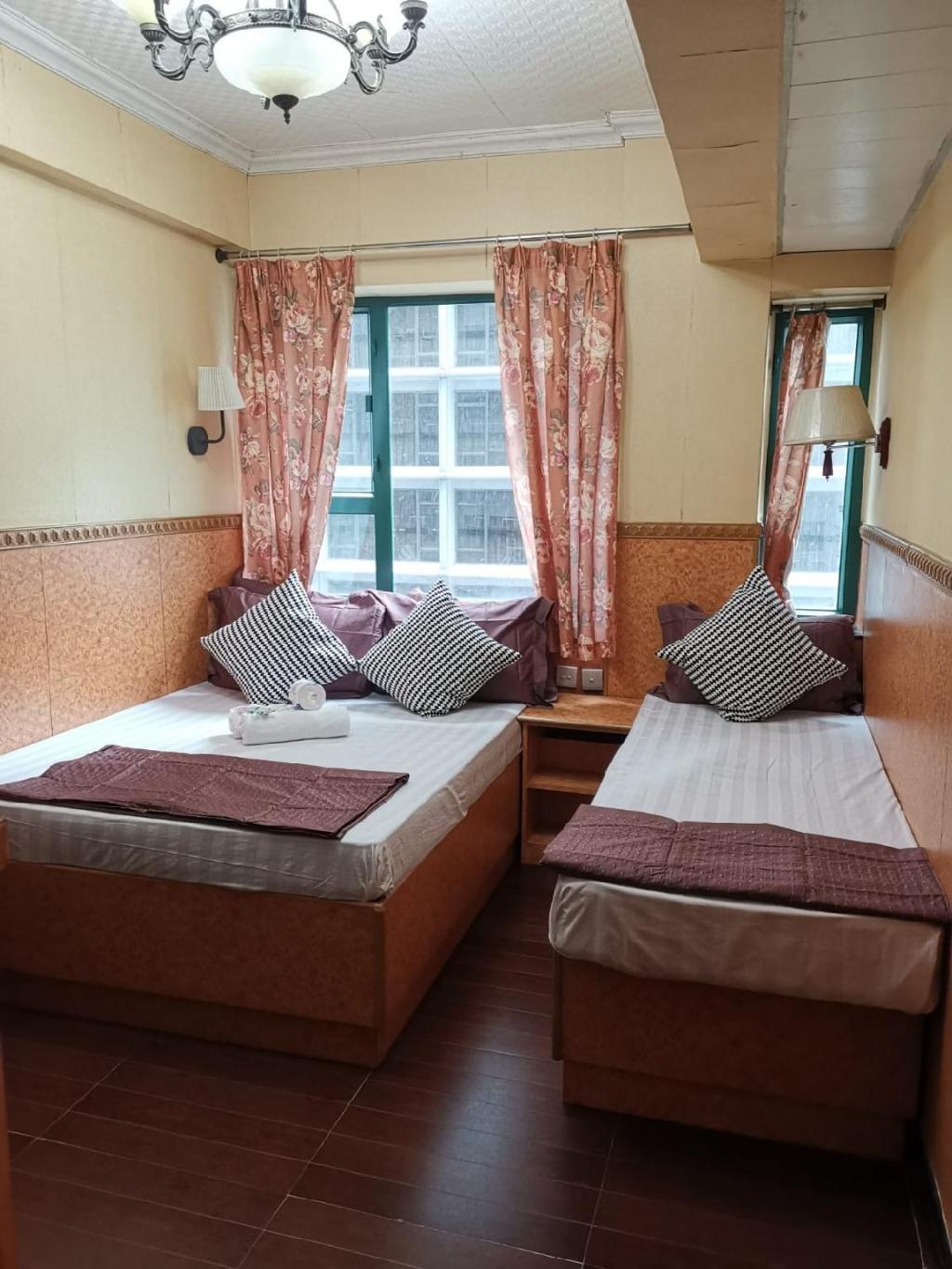 Pay-Less Guest House