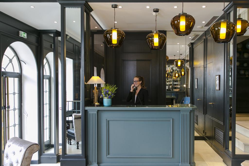 Hotel Neuville Arc de Triomphe, Frankreich, Paris. Großes 29