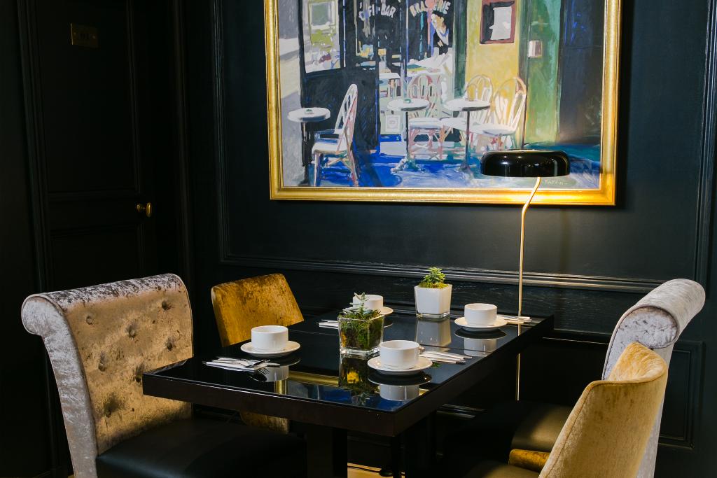 Hotel Neuville Arc de Triomphe, Frankreich, Paris. Großes 1