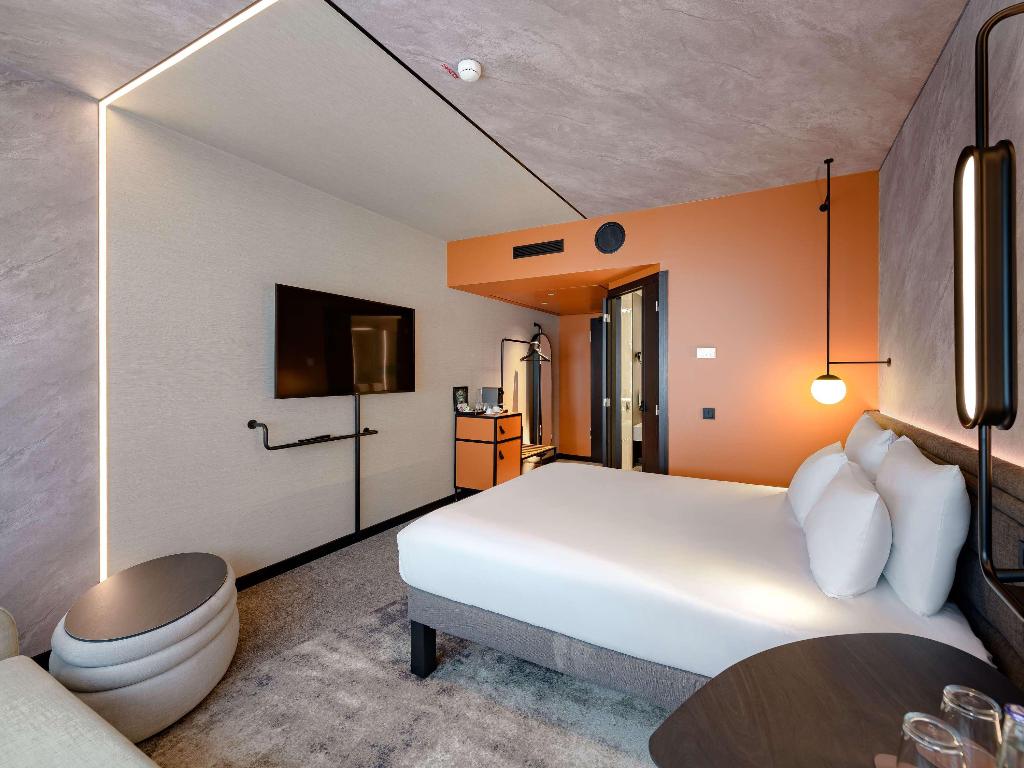 hotel-thumb