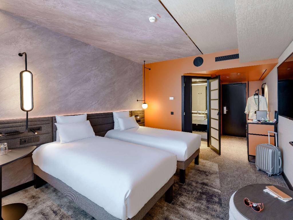hotel-thumb