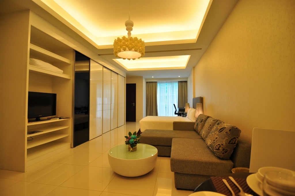 Damas Suites & Residences
