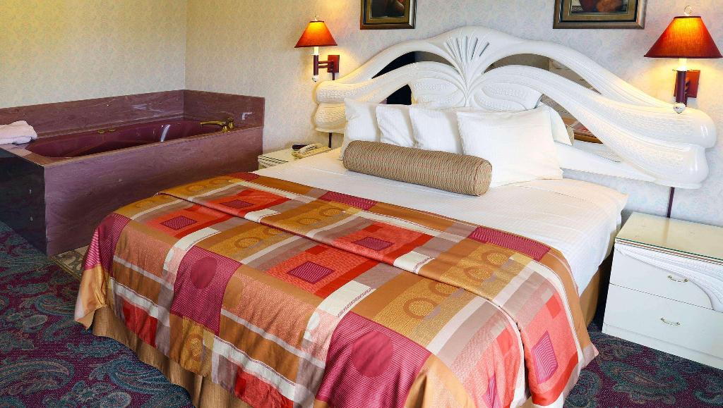 Magnuson Hotel Howell