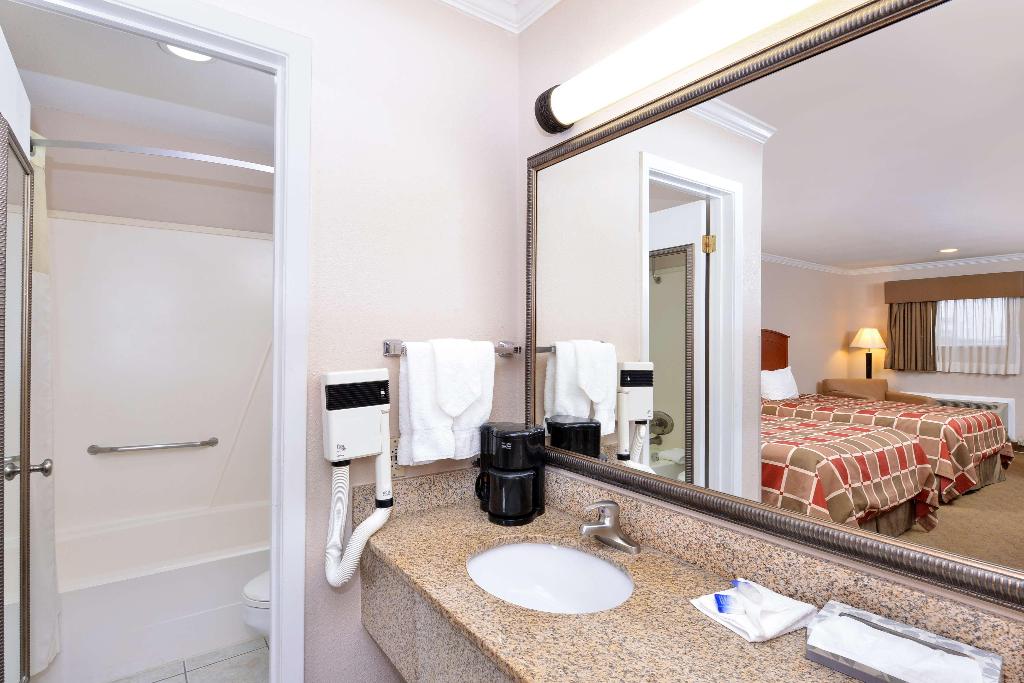 Surestay By Best Western Rockdale