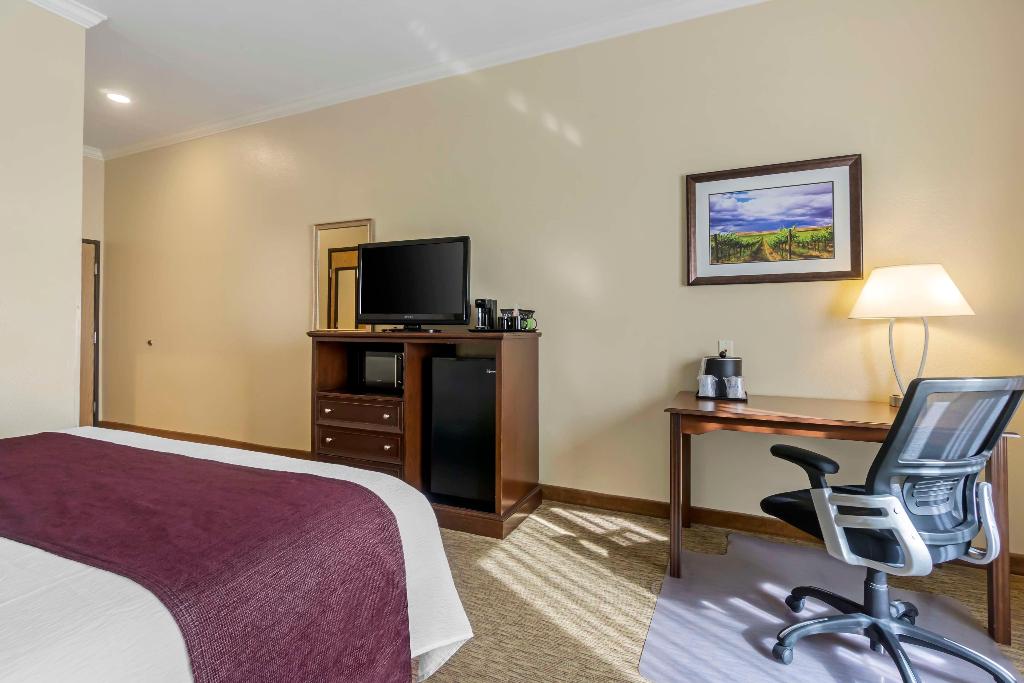 Best Western Plus Grapevine Inn