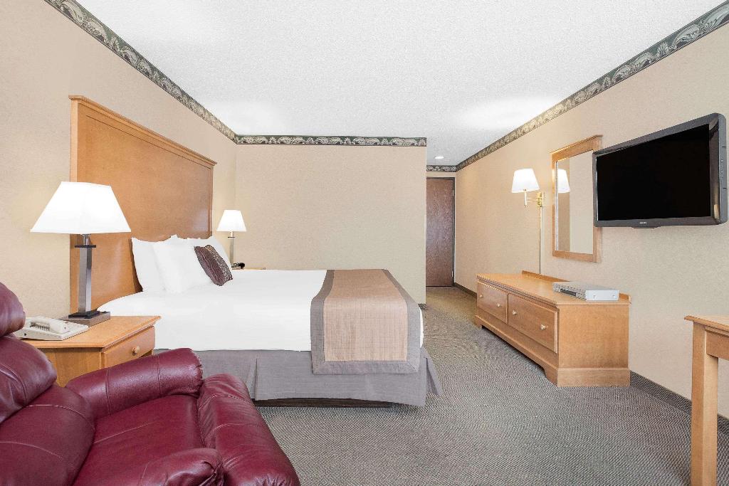 Ramada by Wyndham Waupaca