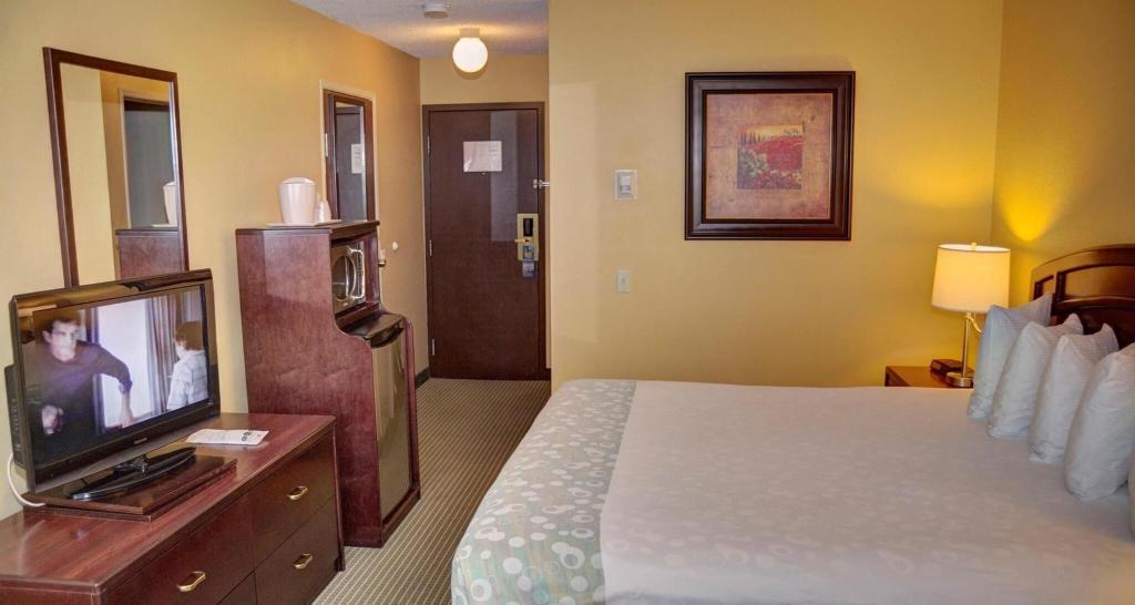Days Inn By Wyndham Airdrie