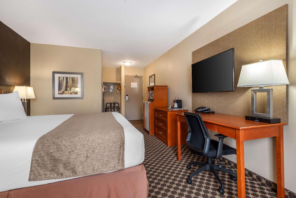 Best Western Strathmore Inn