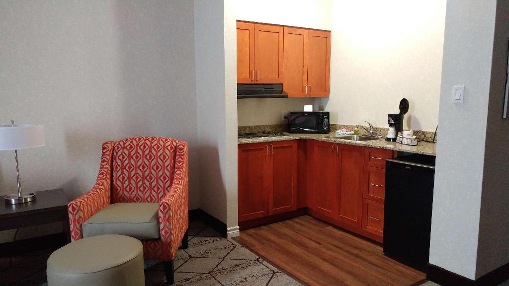 Best Western Plus Rose City Suites