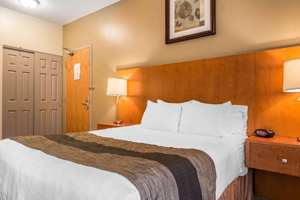 Quality Inn & Suites Hawkesbury