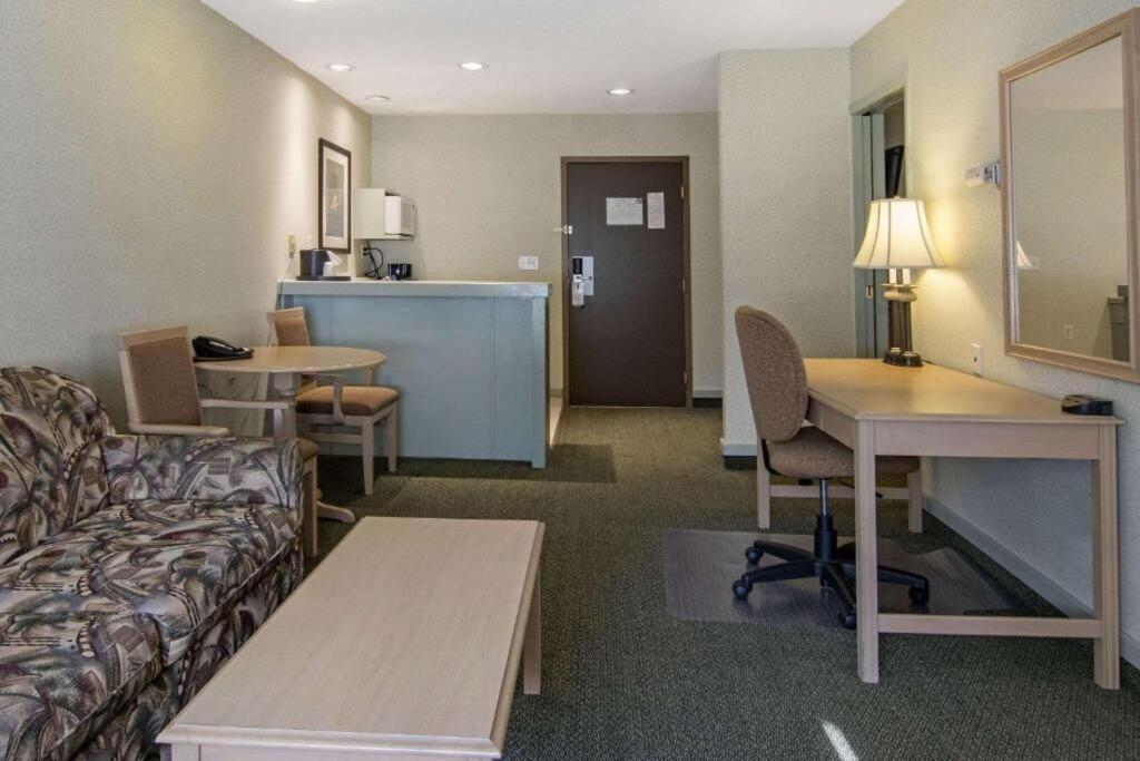 Quality Inn Medicine Hat