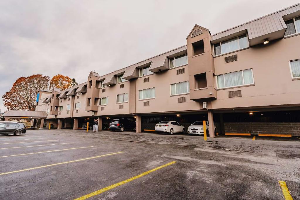 SureStay Plus Hotel by Best Western Coquitlam