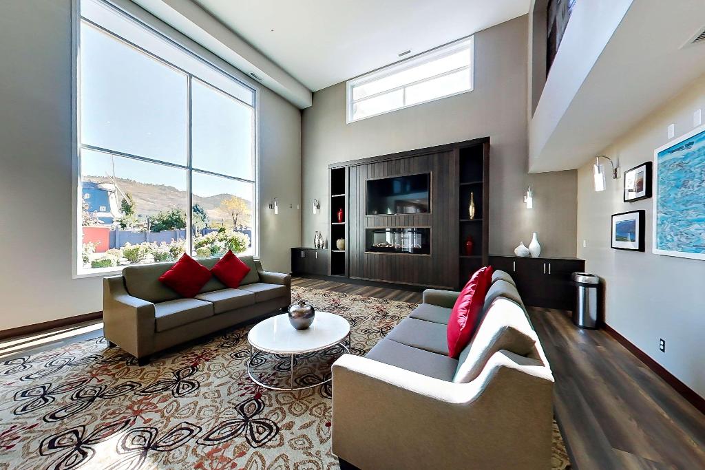 Best Western Plus Osoyoos Hotel And Suites