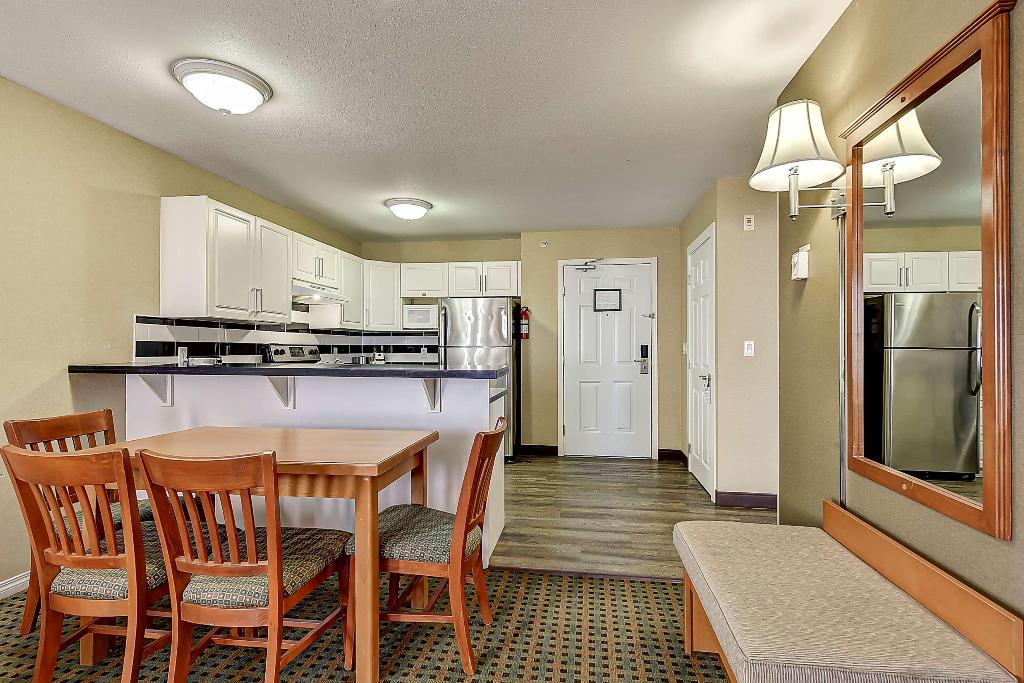 Best Western Plus Osoyoos Hotel & Suites