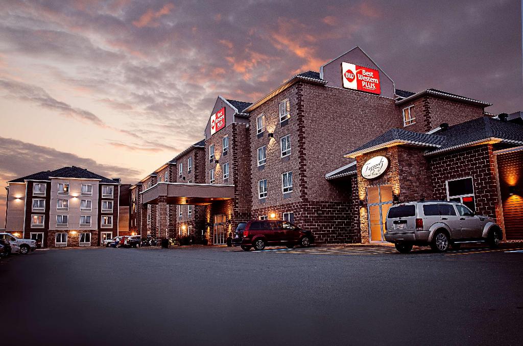 Best Western Plus Dartmouth Hotel & Suites