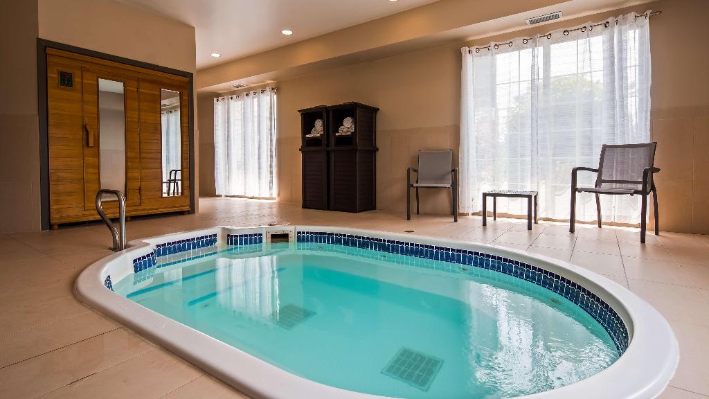 Best Western Plus Orillia Hotel