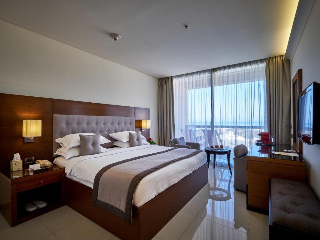 Coral Beach Hotel & Resort