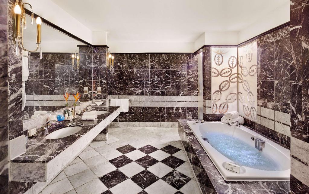 Hilton Yaounde