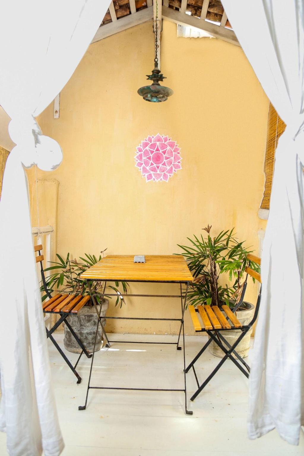 Mango House
