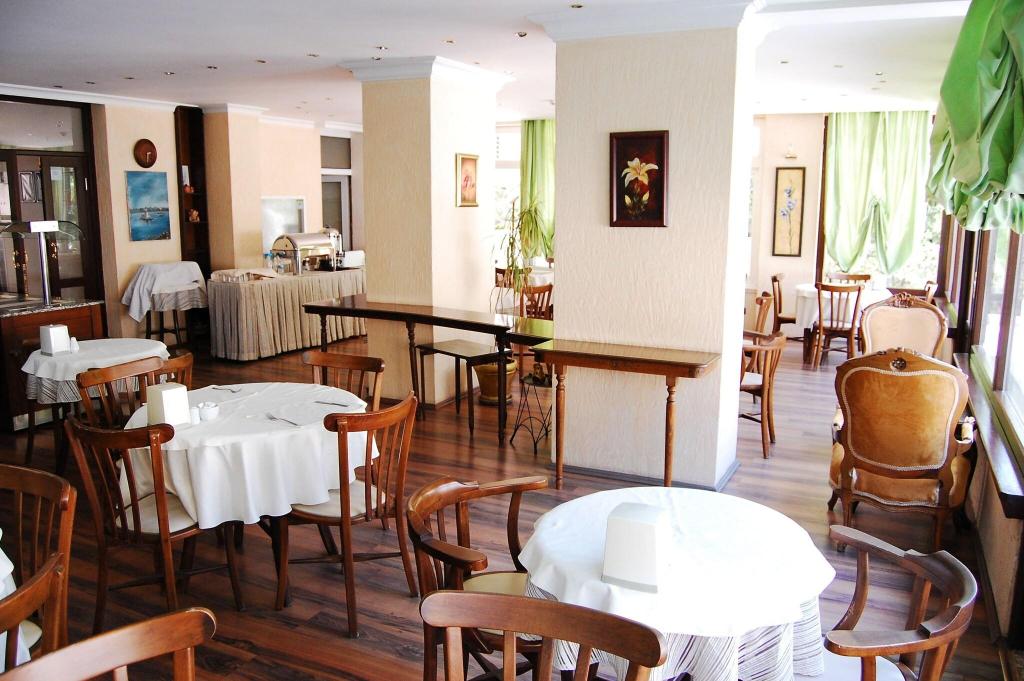 Triana Hotel