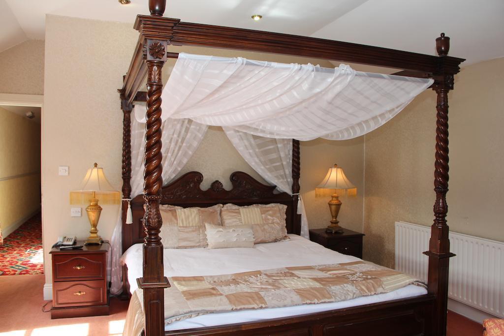Woodenbridge Hotel and Lodge