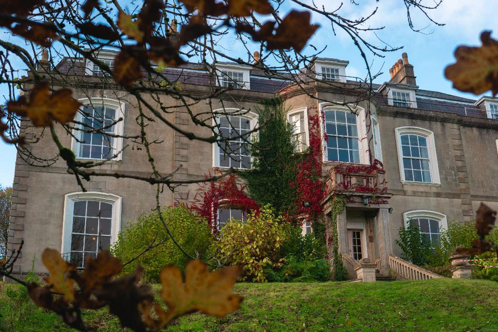 Combe Grove Hotel