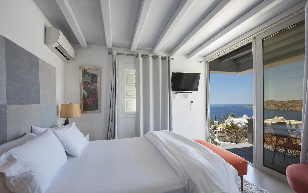 Greco Philia Elia Mykonos