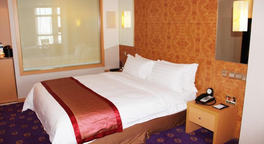 Ramada Plaza Hotel (Pudong South)