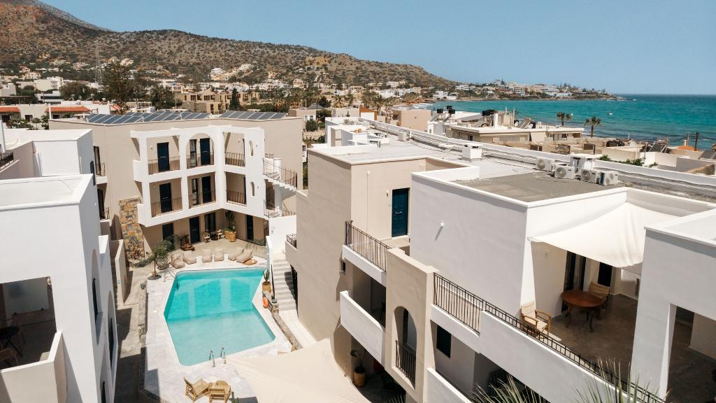 NAMI HOTEL & SUITES