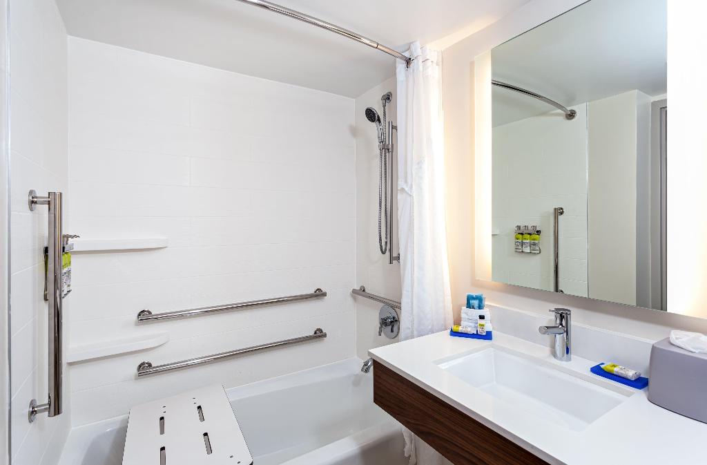 Holiday Inn Express Brandon Tampa