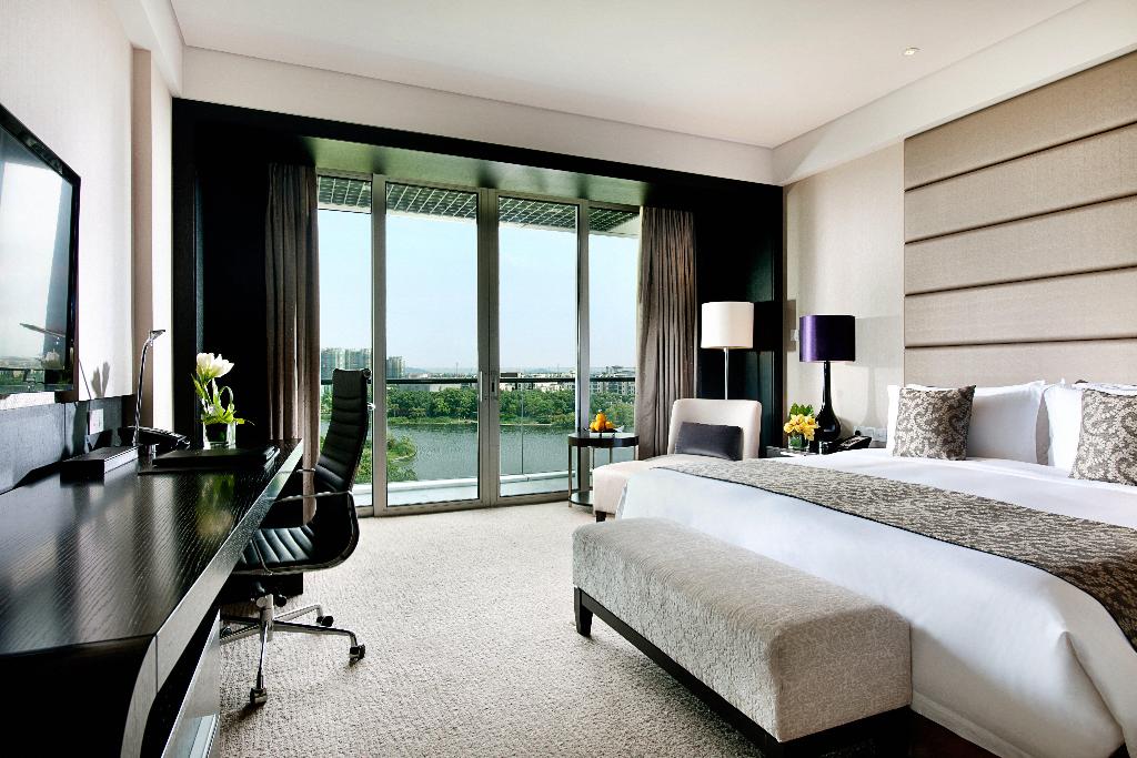 Crowne Plaza Shanghai Xiayang Lake