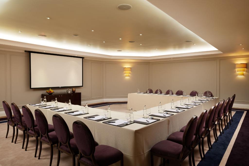 Imagem da galeria de Corinthia London
