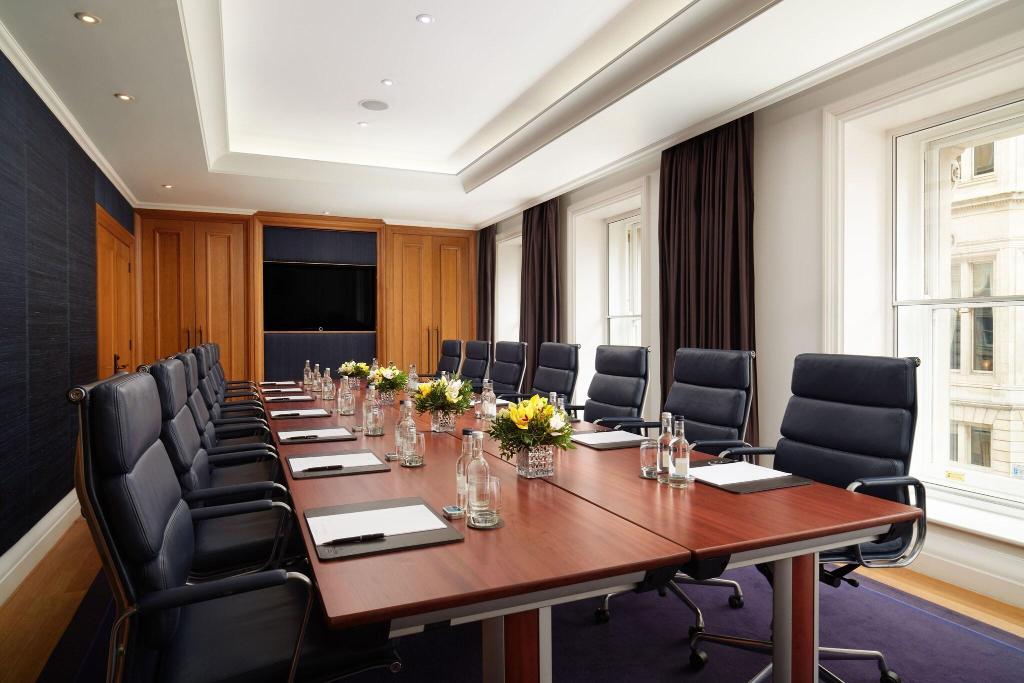 Imagem da galeria de Corinthia London