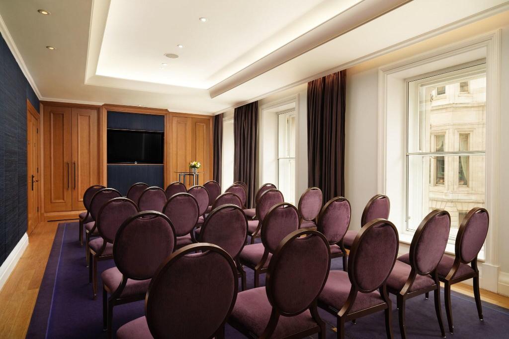 Imagem da galeria de Corinthia London