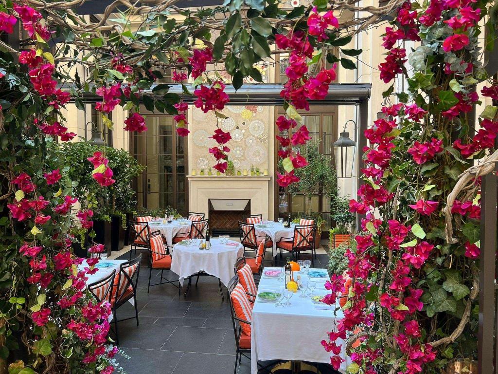Imagem da galeria de Corinthia London