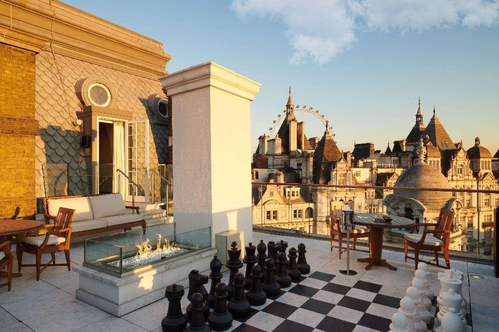 Imagem da galeria de Corinthia London