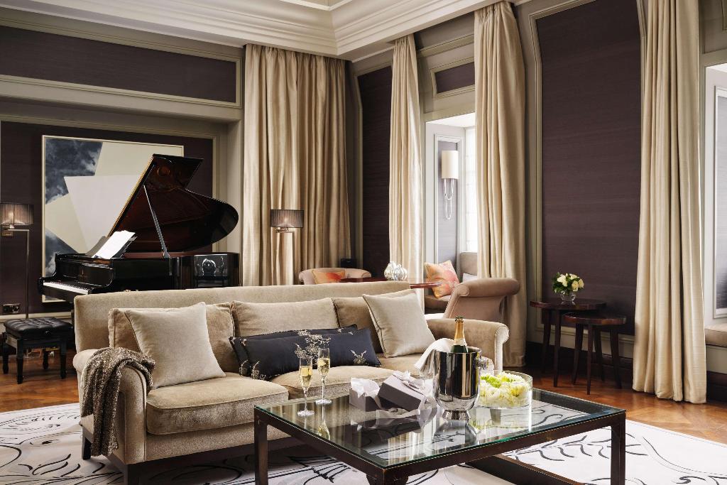 Imagem da galeria de Corinthia London