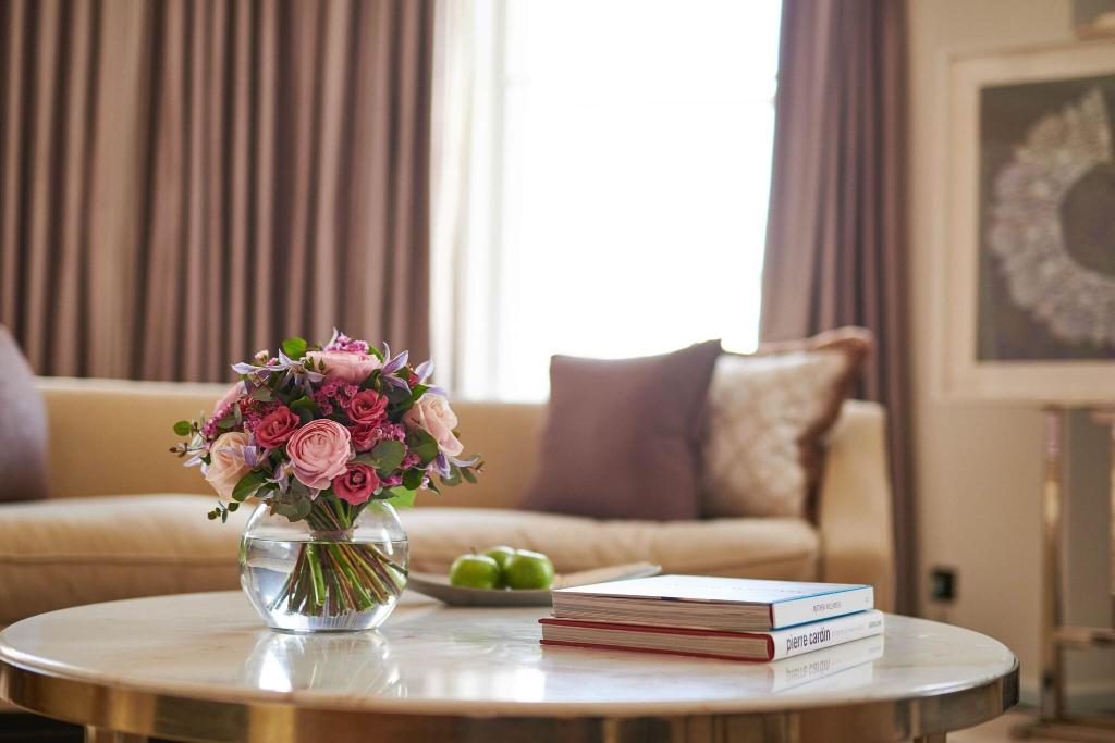 Imagem da galeria de Corinthia London