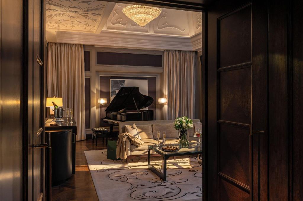 Imagem da galeria de Corinthia London