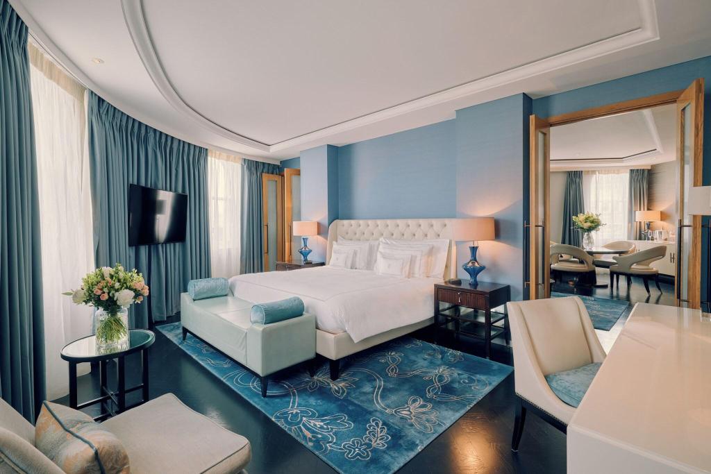 Imagem da galeria de Corinthia London